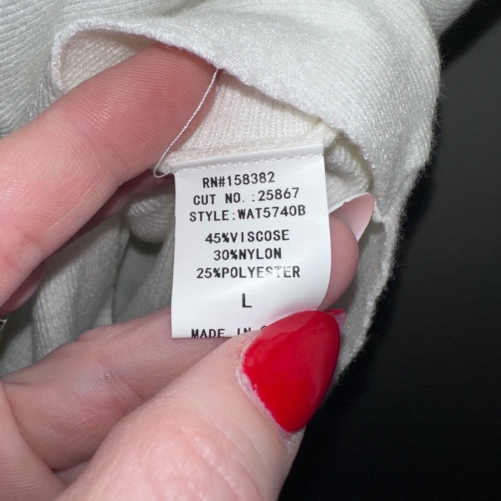 Elegant White Crew Neck Sweater - Picture 6 of 9